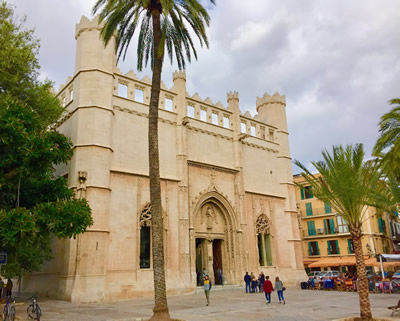 La Lonja at night Palma